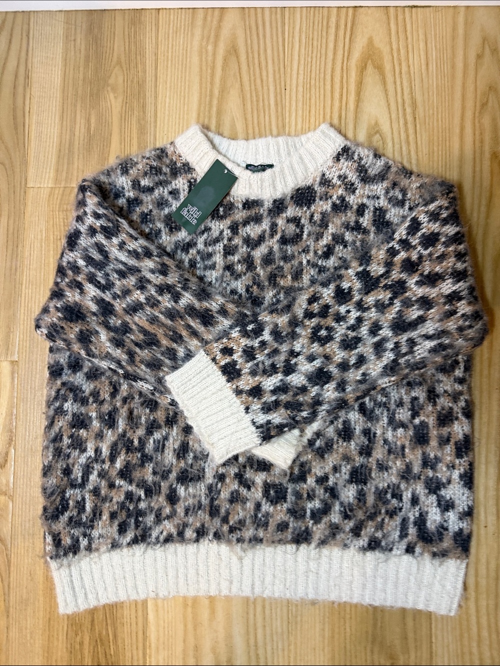 wild fable Leopard Print Fuzzy Pullover Sweater in Cream, Brown & Black size xxs - Picture 1 of 1